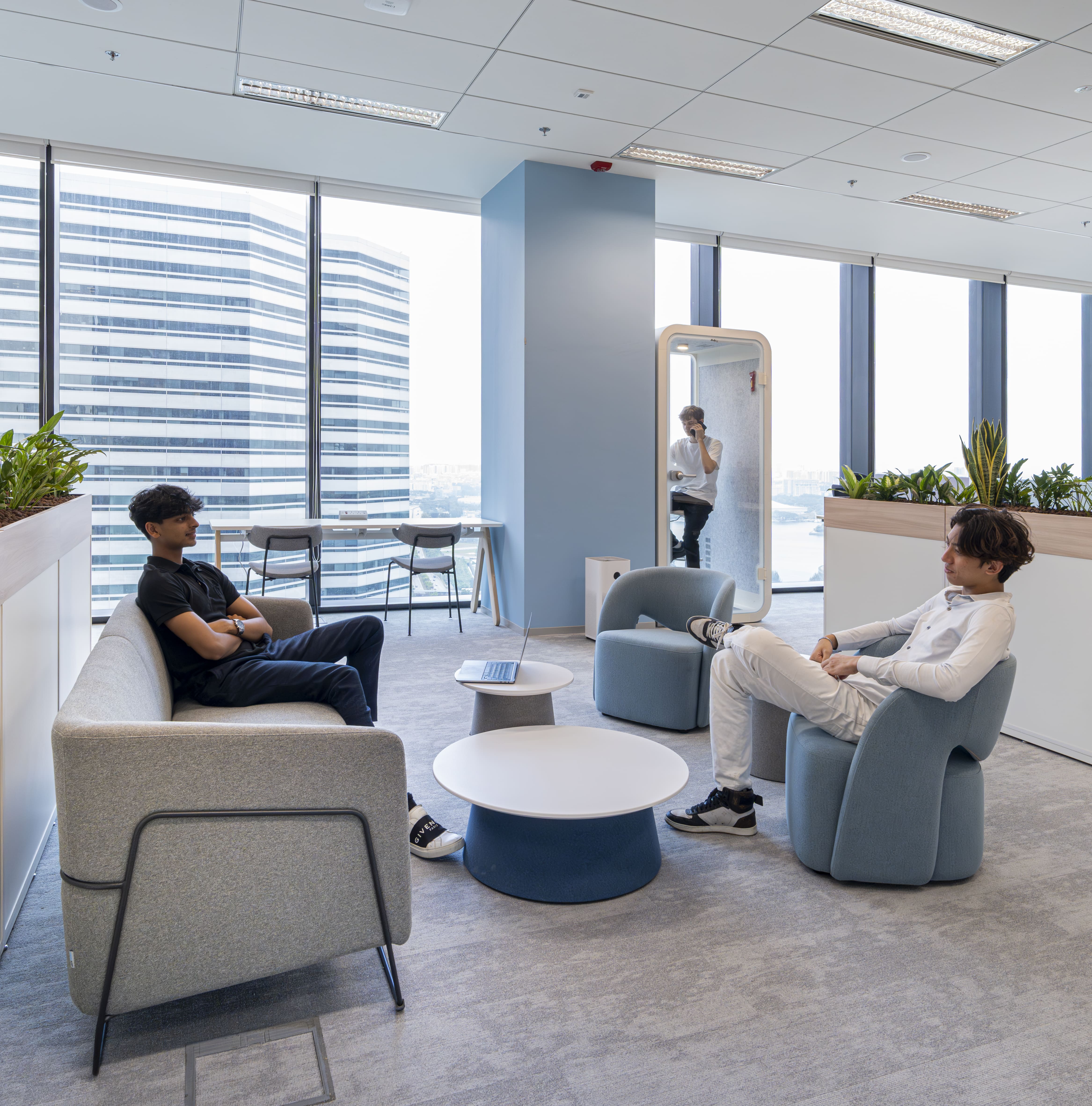 Balance Productivity: Collaborative Workspace Design Tip