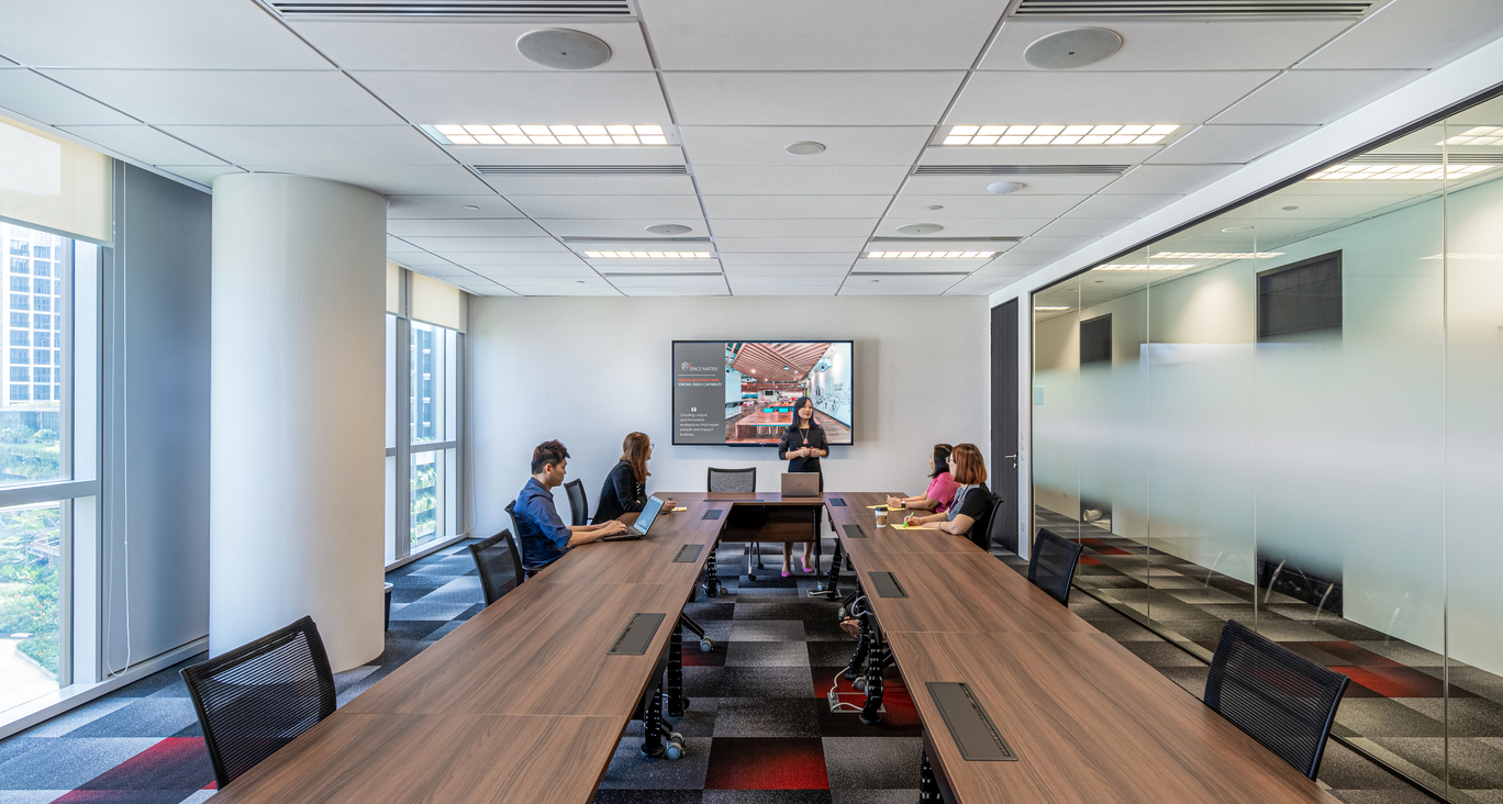 Digital collaboration and information privacy are both enabled in this modern office design