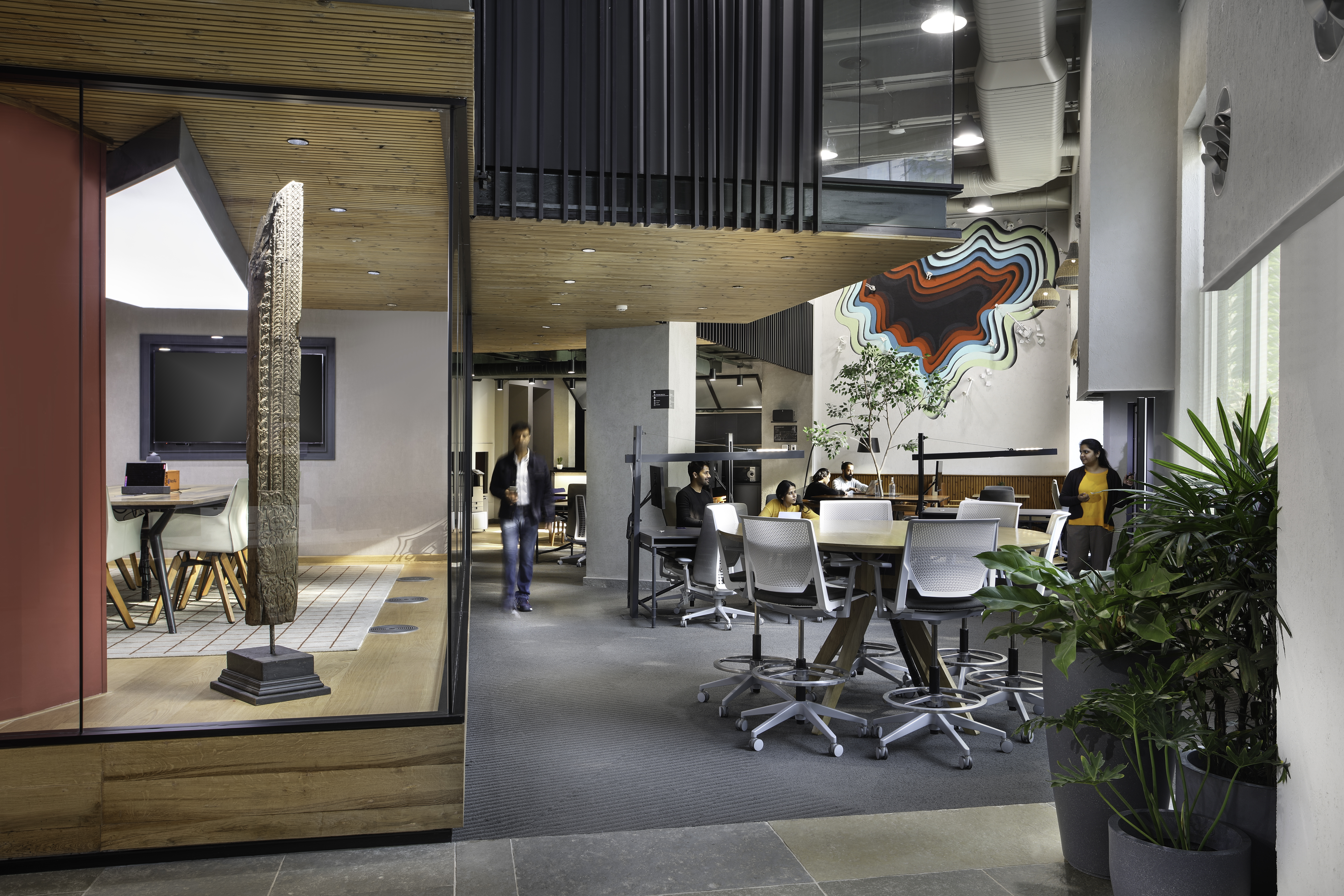 Space Matrix Beta Lab uses the latest IoT technology platform to integrate building and lighting management systems with workplace technologies
