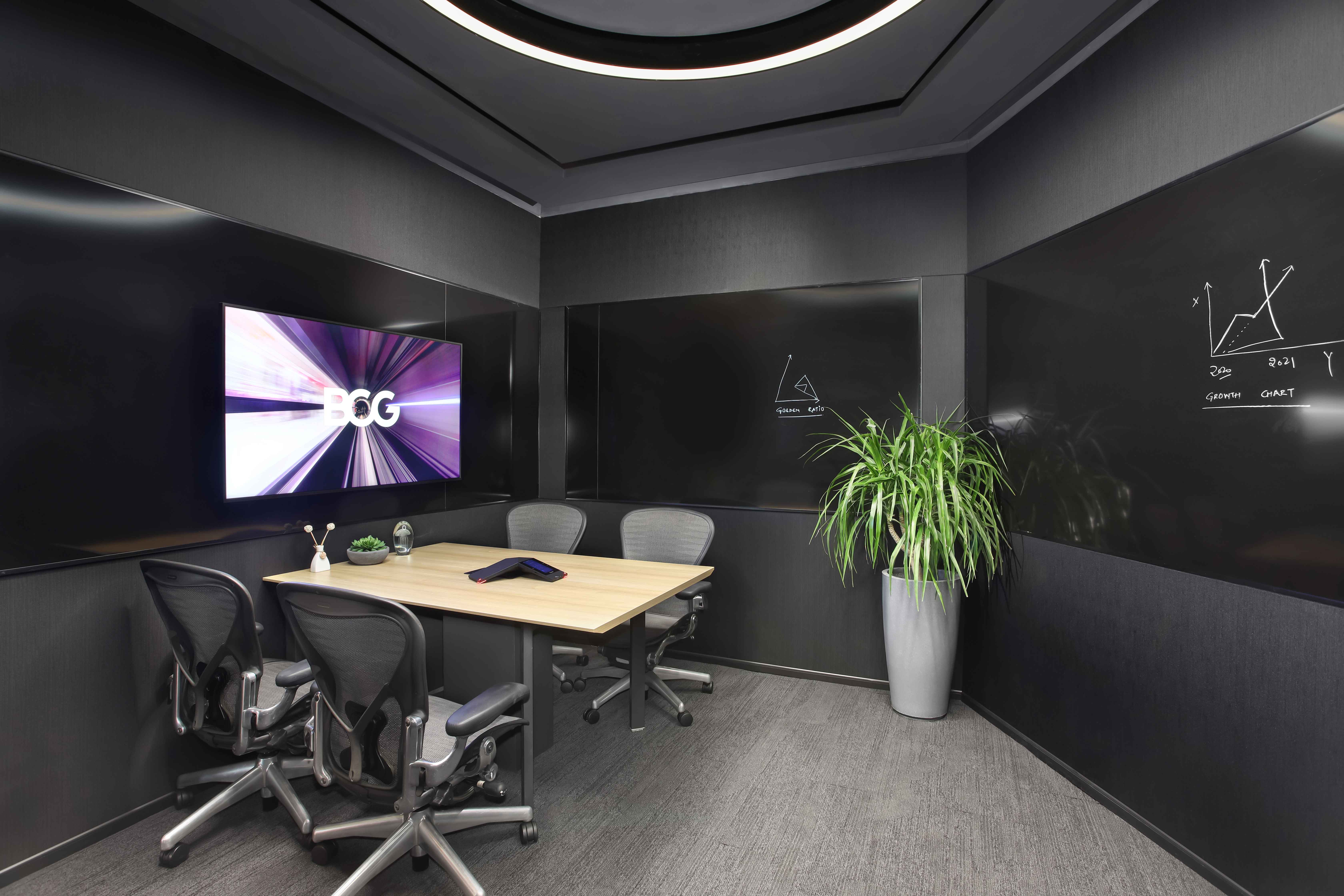 The workplace strategy of Boston Consulting Group (BCG) brings spaces without any distracting elements for deep focus